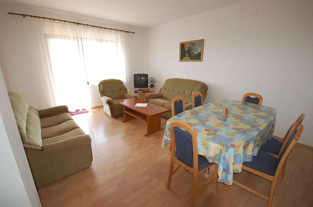Apartment Djuka Njivice