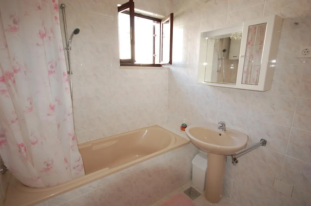 Apartment Djuka Njivice