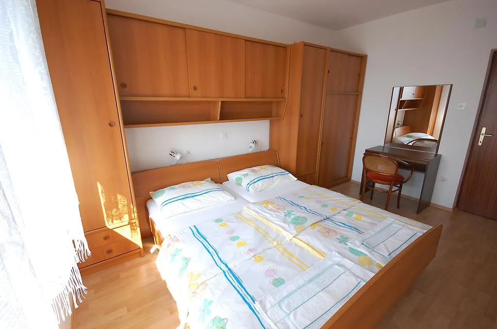 Apartment Djuka Njivice