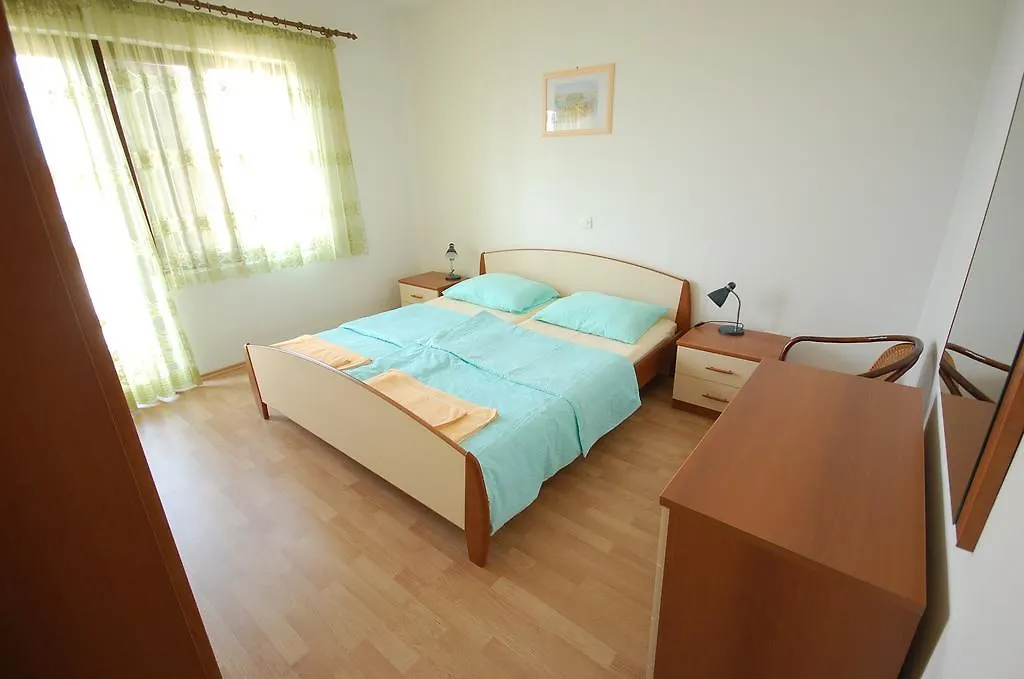 Apartment Djuka Njivice