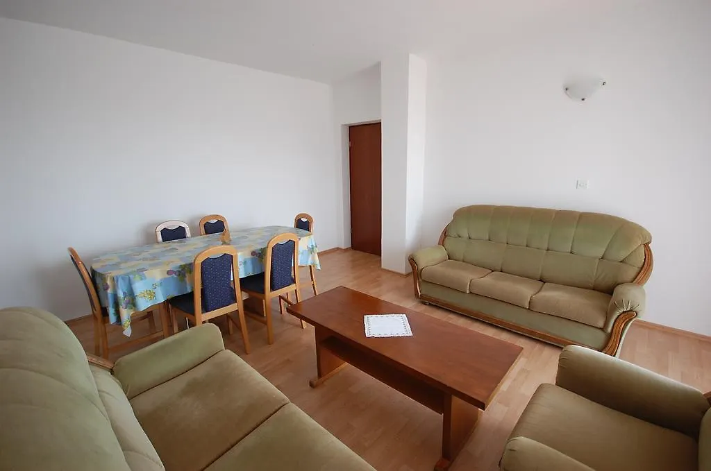 Apartment Djuka Njivice