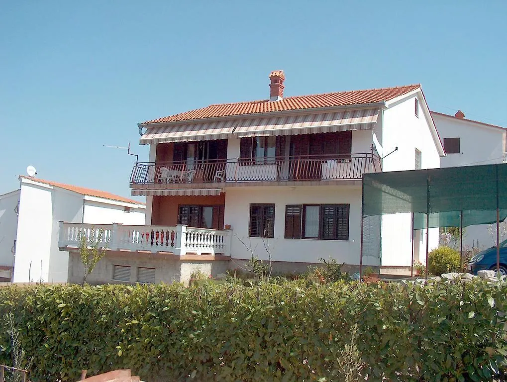 Apartment Djuka Njivice